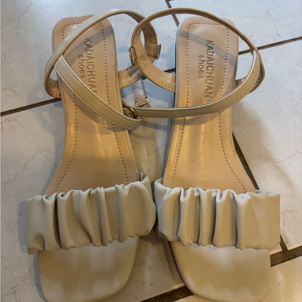 Women's Cream Sandals